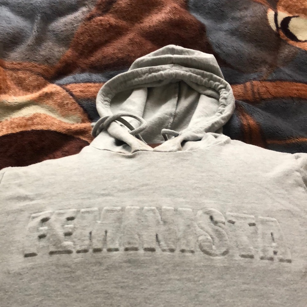 Women dress hoodie, “feminista” size: medium gray